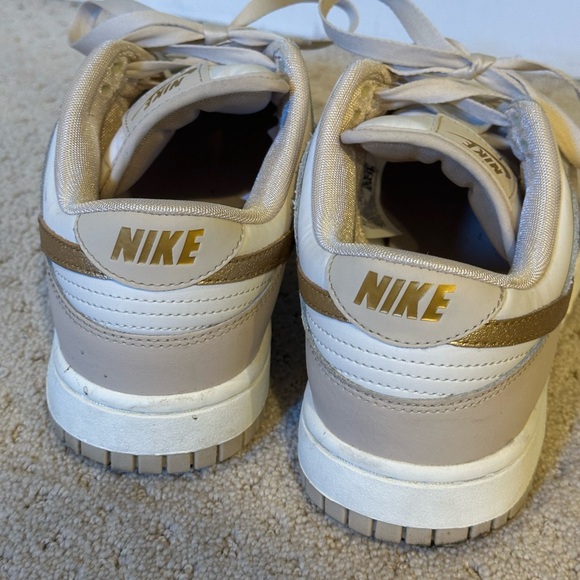 Women’s Nike Dunk Low Gold Swoosh Basketball Shoes Sneakers Size 8 - Picture 4 of 5